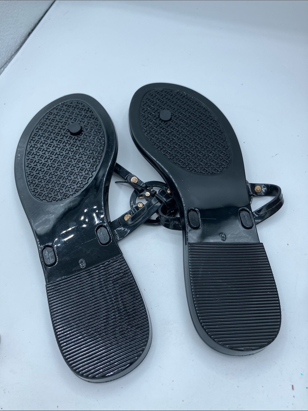 Tory Burch Black Patent Jelly Thong Sandals with Gold Logo - Picture 4 of 4